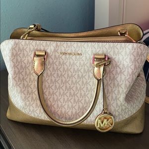Michael Kors Bags - Michael Kors Crossbody Purse Luxury Michael Kors Bags - Michael Kors Crossbody Purse Luxury